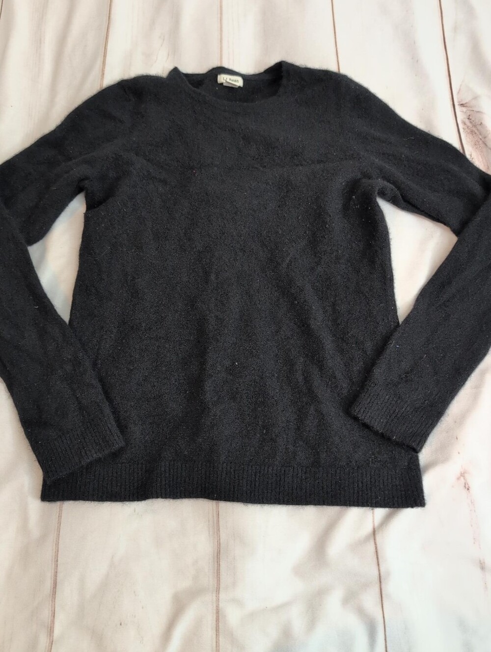 L.L.Bean Women’s Classic Cashmere Crewneck Sweater M Black 100% Cashmere 283586